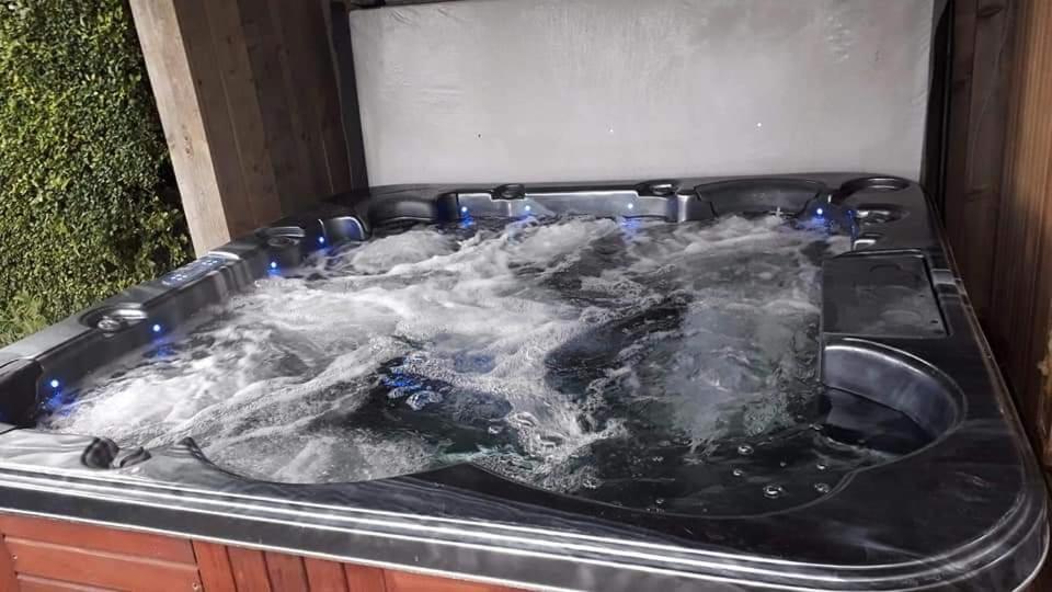 Sea You Soon Prive Kamer Met Jacuzzi En Sauna Bredene Luaran gambar